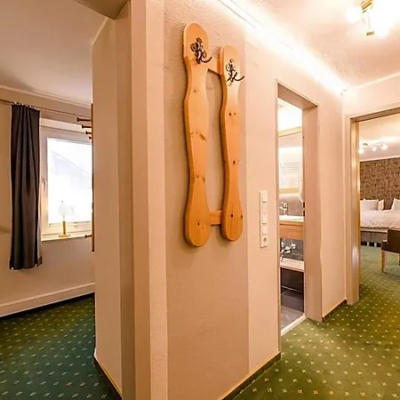 فندق Sauerlaender Hof 3*